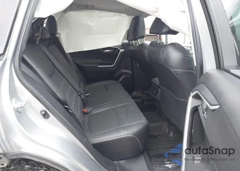 2021 Toyota Rav4 Xle Premium z USA, uszkodzony, nr VIN 2T3C1RFV0MC135399